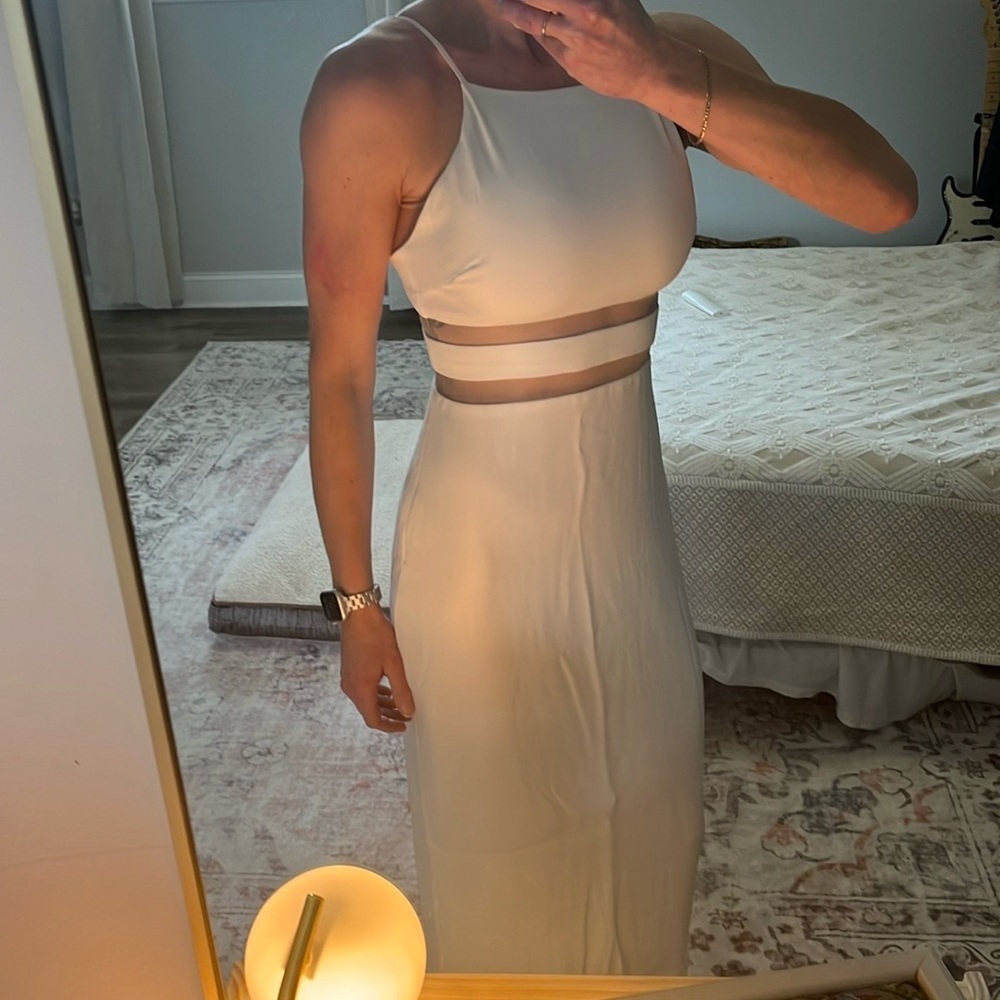 BCBGMaxAzria Women’s White Bodycon Organdy Trim Halter Sleeveless Bridal Dress 0